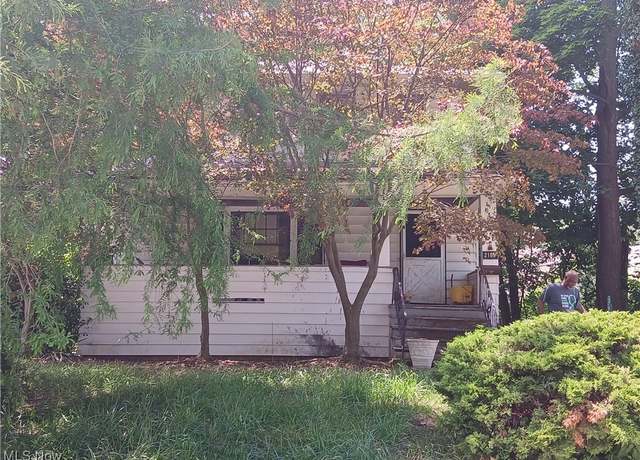 Property at 2100 Westburn Ave, Cleveland, OH 44112, 3 beds, 1 bath