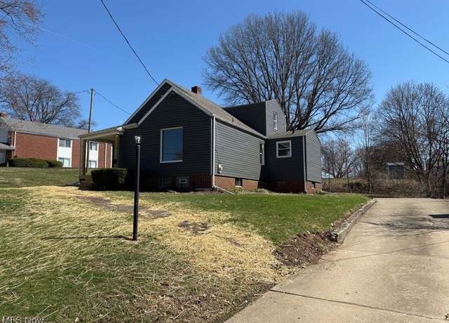 Property at 2718 Homedale Ave NW, Canton, OH 44708, 4 beds, 1 bath