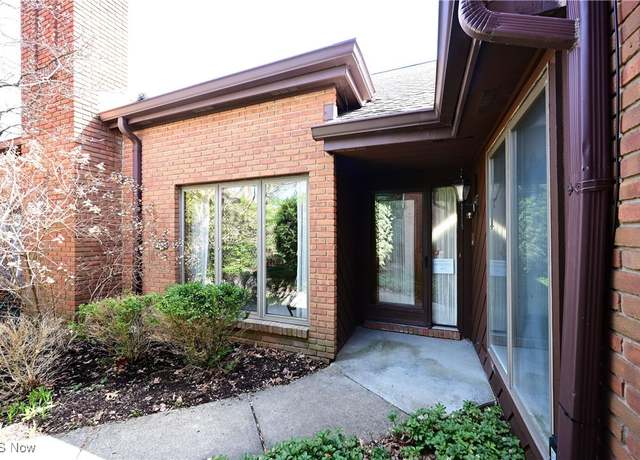 Property at 15 Brandon Pl, Rocky River, OH 44116, 3 beds, 2 baths