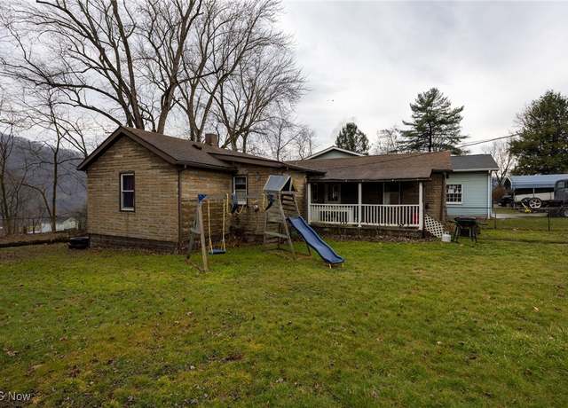 Property at 1651 Cleveland Ave, East Liverpool, OH 43920, 2 beds, 1 bath