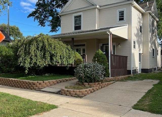 Property at 610 Creedmore Ave, Barberton, OH 44203, 3 beds, 2 baths