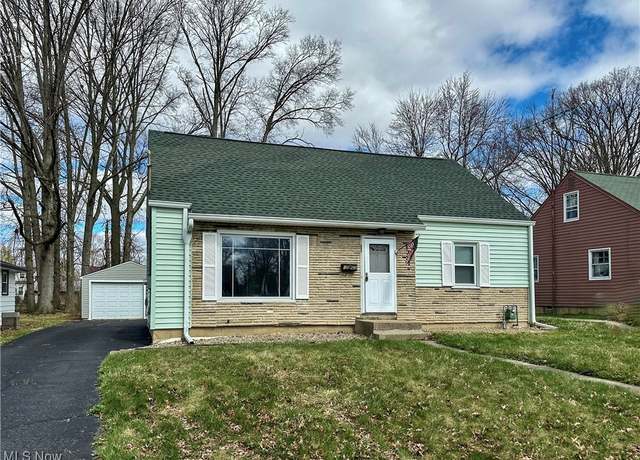 Property at 1563 Maplewood St NE, Warren, OH 44483, 4 beds, 2 baths