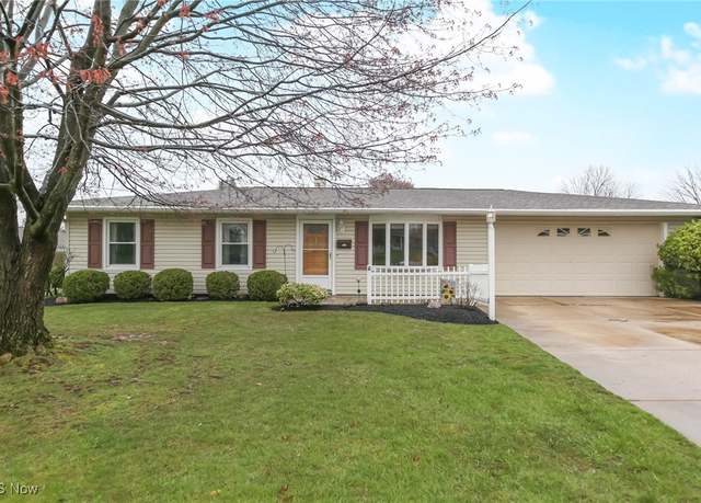 Property at 5144 Birchcrest Dr, Austintown, OH 44515, 3 beds, 1.5 baths