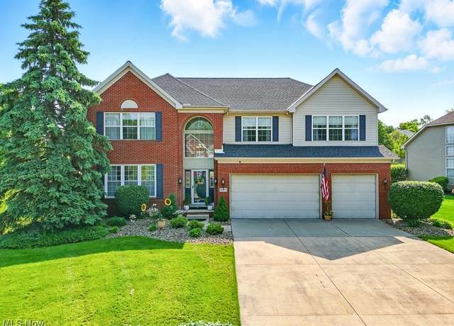 Property at 8273 Augusta Ln, Northfield, OH 44067, 5 beds, 3 baths