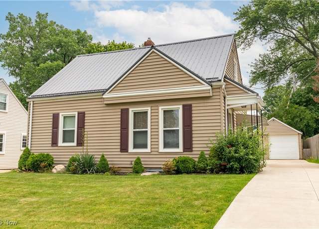 Property at 2419 25th St, Cuyahoga Falls, OH 44223, 3 beds, 1.5 baths