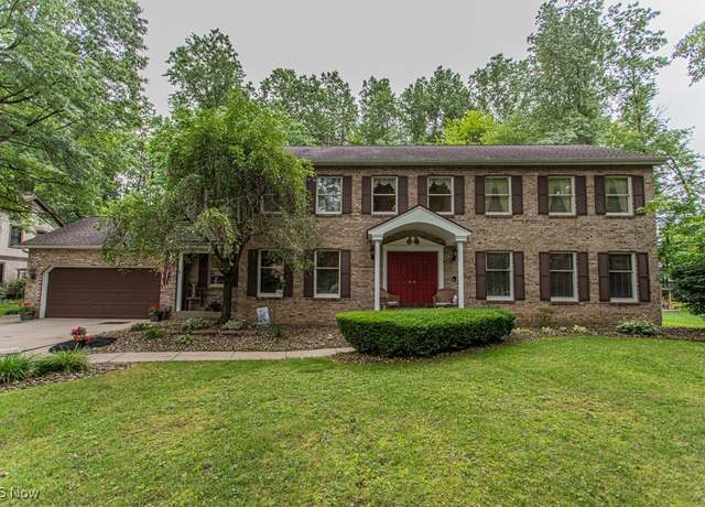 Property at 449 Westchester Dr SE, Warren, OH 44484, 3 beds, 3.5 baths