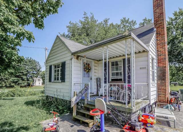 Property at 8202 Navarre Rd SW, Massillon, OH 44646, 3 beds, 1 bath