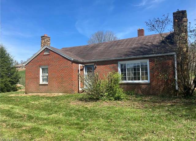 Property at 4295 Blacksnake Hill Rd NE, Dover, OH 44622, 2 beds, 1 bath