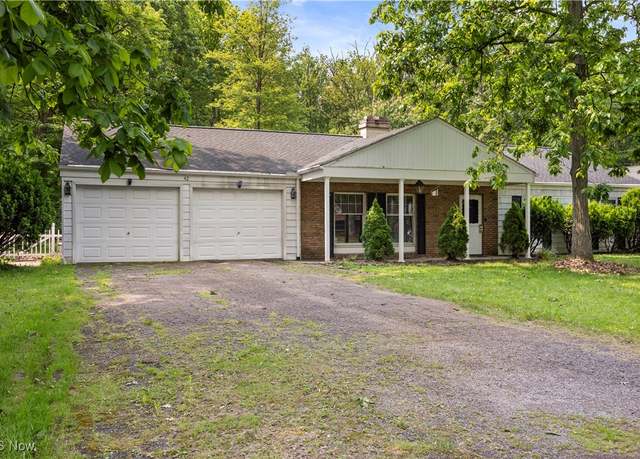 Property at 42 Edgewood Dr, Grafton, OH 44044, 4 beds, 2.5 baths