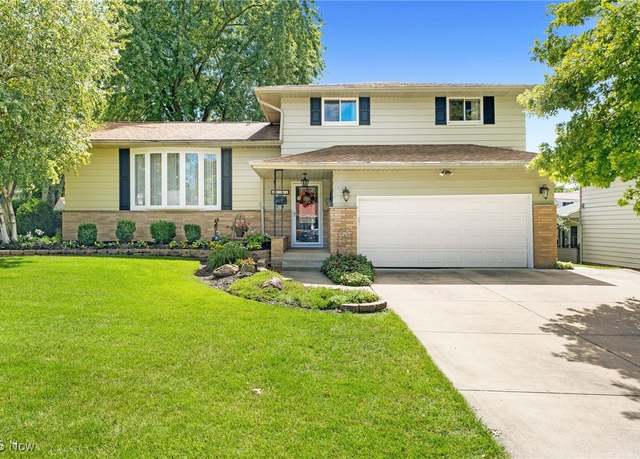 Property at 5401 Sandy Hook Dr, Parma, OH 44134, 3 beds, 2 baths