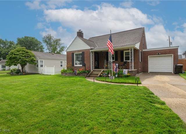Property at 1157 Manor Ave SW, Canton, OH 44710, 3 beds, 1.5 baths