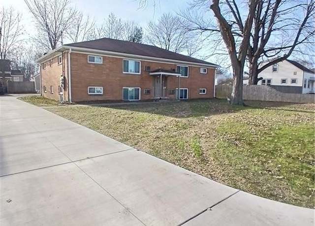 Property at 909 Cook Ave, Boardman, OH 44512, 8 beds, 4 baths