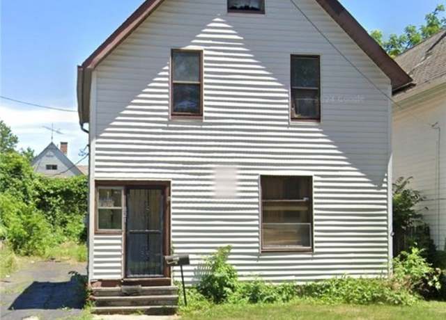 Property at 821 E 156th St, Cleveland, OH 44110, 3 beds, 1 bath