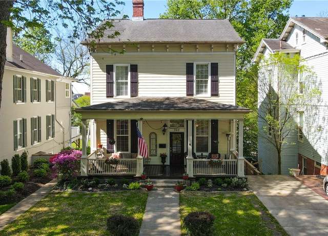 Property at 323 5th St, Marietta, OH 45750, 4 beds, 4.5 baths