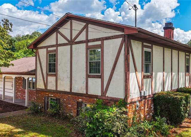 Property at 117 Holiday Dr, Marietta, OH 45750, 3 beds, 2 baths