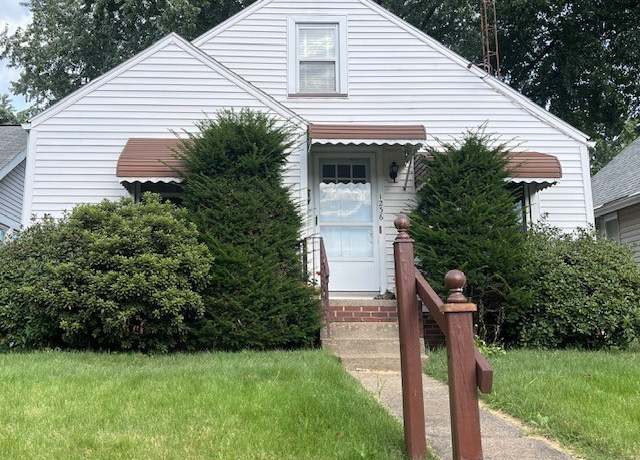 Property at 1232 Bellflower Ave SW, Canton, OH 44710, 2 beds, 1 bath
