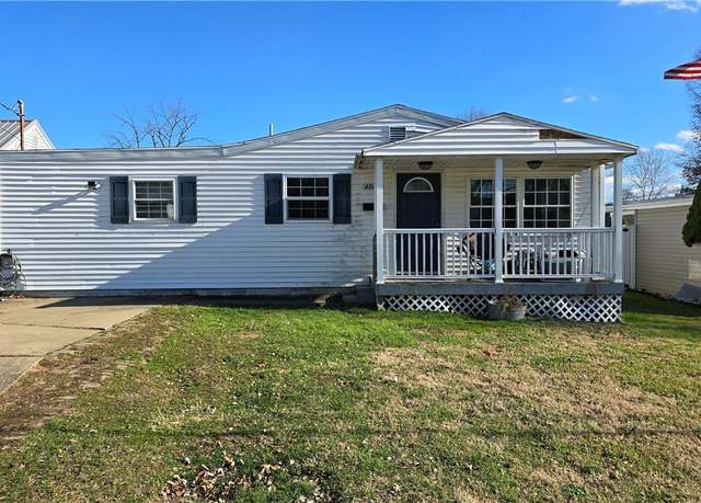 Property at 4002 Jefferson St, Parkersburg, WV 26104, 3 beds, 1.5 baths