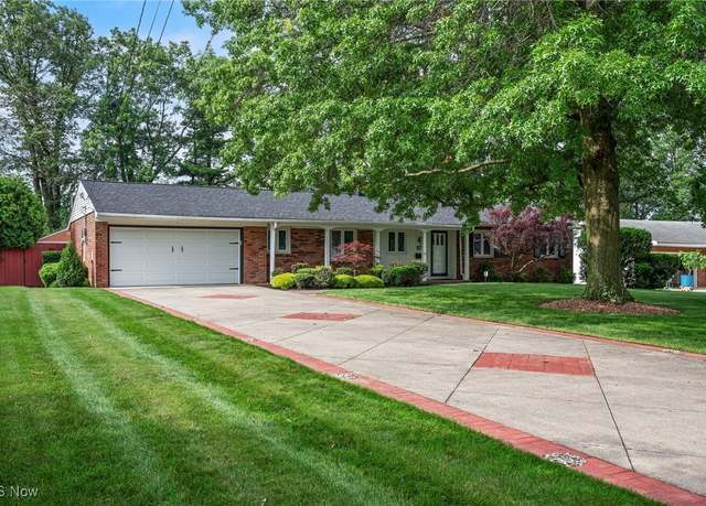 Property at 3612 Vezber Dr, Seven Hills, OH 44131, 3 beds, 2.5 baths