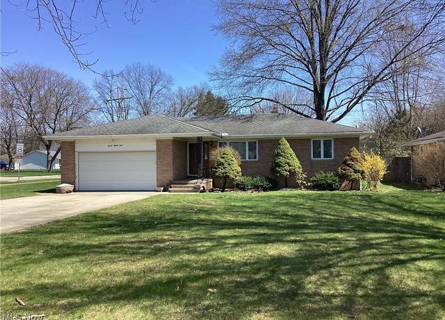 Property at 9083 Priem Rd, Strongsville, OH 44149, 3 beds, 1.5 baths
