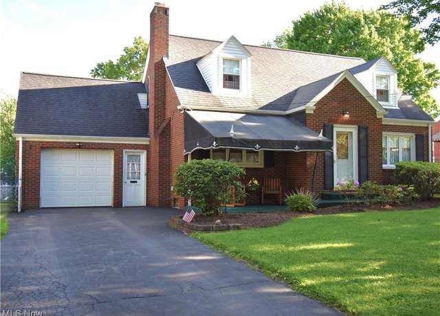 Property at 341 Prescott St, Hubbard, OH 44425, 3 beds, 2.5 baths