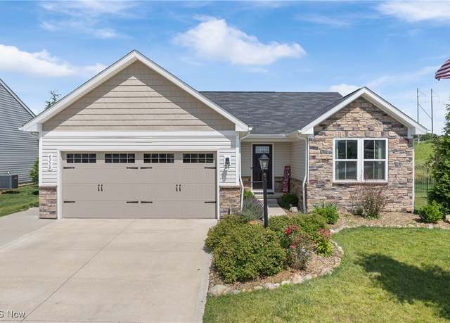 Property at 4358 Pioneer Cir SW, Massillon, OH 44646, 3 beds, 2 baths
