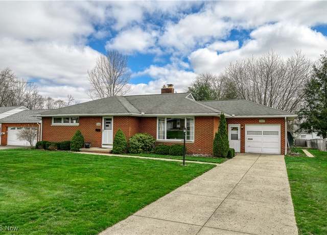 Property at 1498 Lilly Ln, Alliance, OH 44601, 3 beds, 1.5 baths