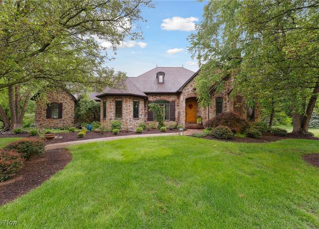 Property at 3109 Kennesaw Cir NW, Canton, OH 44708, 4 beds, 3.5 baths