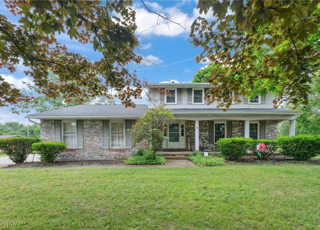 Property at 12385 Omar Dr NE, Hartville, OH 44632, 4 beds, 2.5 baths