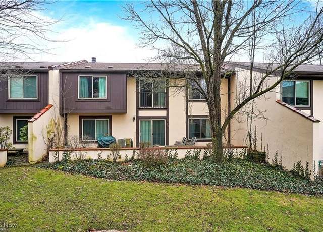 Property at 3410 S Smith Rd, Fairlawn, OH 44333, 3 beds, 2.5 baths