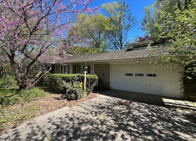 Property at 1081 Carver Rd, Cleveland Heights, OH 44112, 3 beds, 2.5 baths