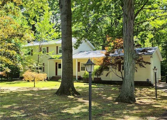 Property at 9456 Beaver Creek Dr, Mentor, OH 44060, 4 beds, 3 baths