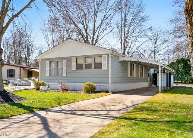 Property at 13 Kimberly Ln #13, Olmsted Twp, OH 44138, 3 beds, 2 baths
