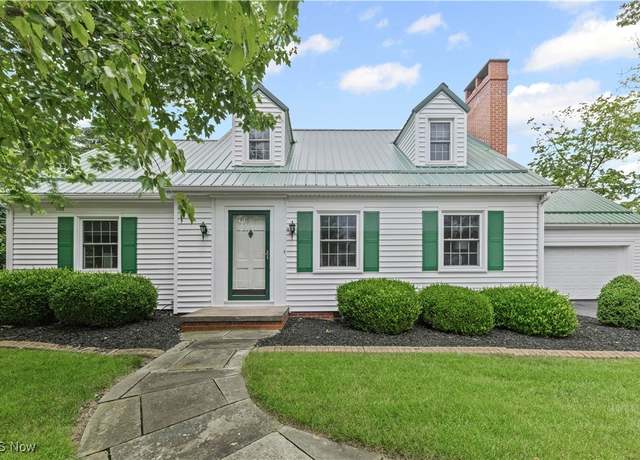 Property at 1119 Glenwood Dr, Alliance, OH 44601, 4 beds, 2 baths