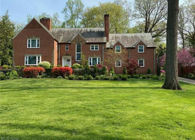 Property at 3016 Croydon Dr NW, Canton, OH 44718, 6 beds, 4 baths