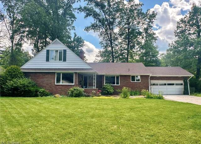 Property at 3608 Northwood Dr SE, Warren, OH 44484, 3 beds, 2.5 baths