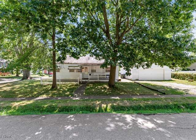 Property at 1818 Jefferson Ave, Cuyahoga Falls, OH 44223, 3 beds, 1 bath