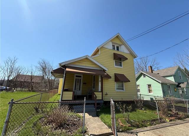 Property at 919 Struble Ave NE, Canton, OH 44705, 3 beds, 2 baths