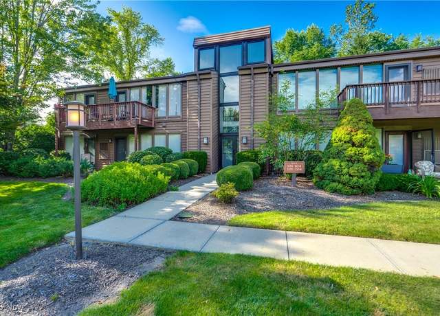 Property at 985 Canyon View Rd Unit 204C, Northfield, OH 44067, 2 beds, 1 bath