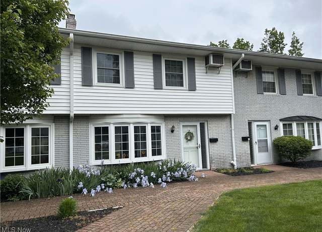 Property at 3 Meadowlawn Dr #14, Mentor, OH 44060, 3 beds, 1.5 baths