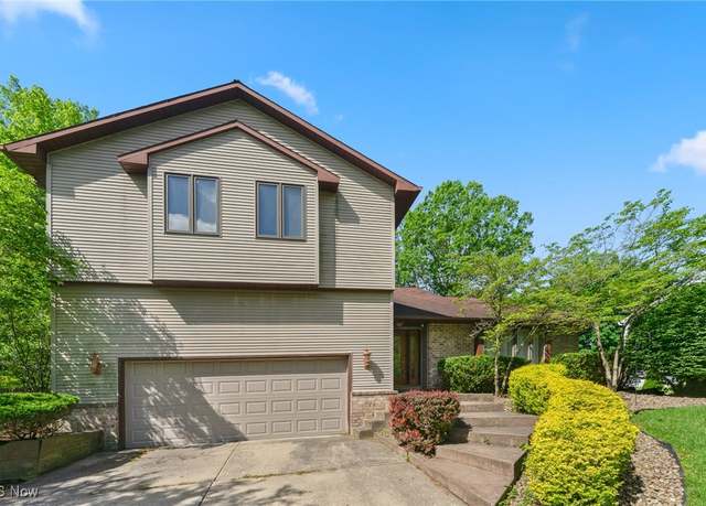 Property at 520 Stonybrook Ln, Canfield, OH 44406, 5 beds, 2.5 baths