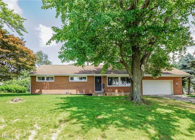 Property at 1131 31st St NE, Canton, OH 44714, 3 beds, 2 baths