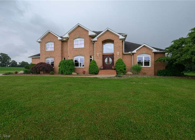 Property at 15644 Marshallville St NW, Canal Fulton, OH 44614, 4 beds, 5.5 baths