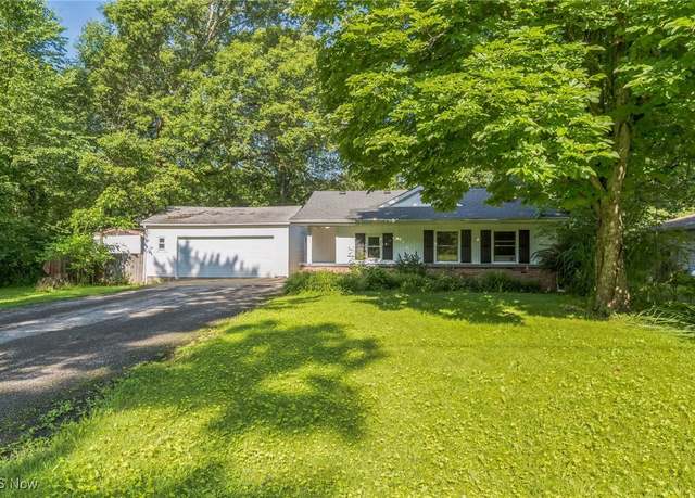 Property at 10496 Florida St, Aurora, OH 44202, 4 beds, 2 baths
