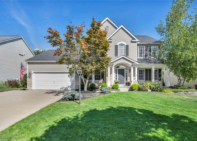 Property at 873 Kings Cross Dr, Wadsworth, OH 44281, 4 beds, 2.5 baths