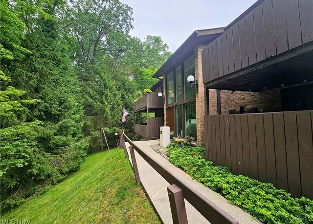 Property at 6830 Carriage Hill Dr Unit D33, Brecksville, OH 44141, 2 beds, 1.5 baths
