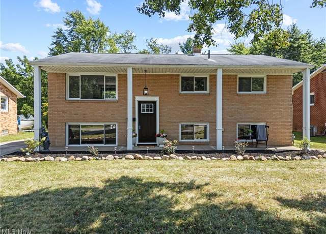 Property at 150 Hinderer Ave SW, Massillon, OH 44646, 3 beds, 2 baths
