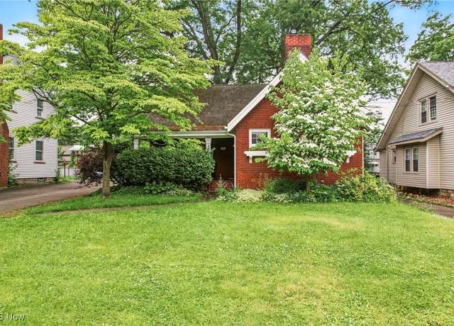 Property at 1754 Edgewood St NE, Warren, OH 44483, 2 beds, 1 bath