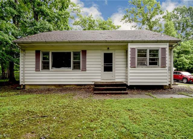 Property at 1035 Somers St, Zanesville, OH 43701, 3 beds, 1 bath