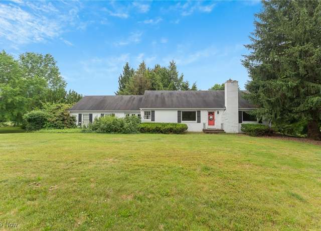 Property at 5352 Hills And Dales Rd NW, Canton, OH 44708, 3 beds, 3 baths