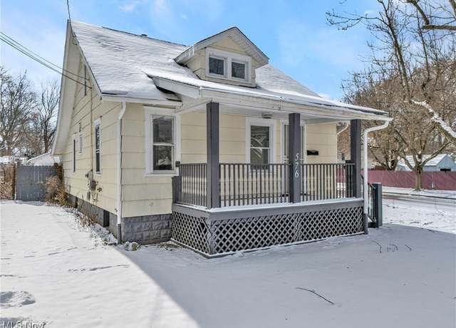 Property at 576 Cole Ave, Akron, OH 44301, 3 beds, 1 bath